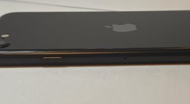 Good
													Apple iPhone SE 2nd Gen 2020 - Cricket, Black, 128 GB, A2275, photo 3 of 8