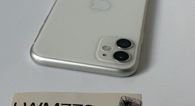 Fair
													Apple iPhone 11 - Unlocked, White, 64 GB, A2111, photo 5 of 7