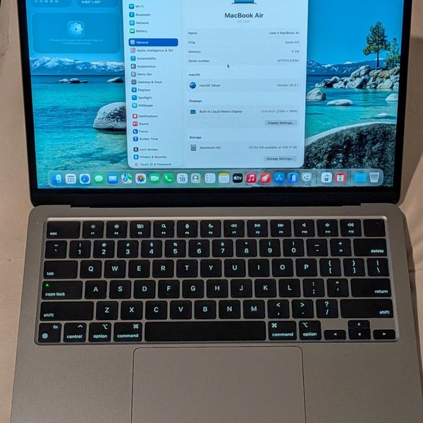 MacBook Air 2022 (M2) - 13 inch - 256 GB, Gray, 8 GB, Apple M2