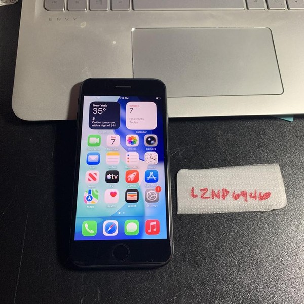 Apple iPhone SE 3rd Gen 2022 - Unlocked, 64 GB, Midnight, A2595