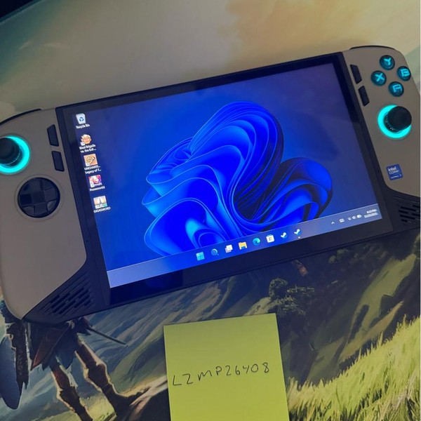 MSI Claw 8 AI Plus - 1 TB, Black, 32 GB, Intel Core Ultra 7