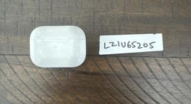 Used
													Apple AirPods Pro 1st Gen - MagSafe Case, photo 4 of 6