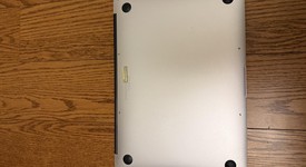 Good
													MacBook Air 2017 - 13" - I5, Silver, 128 GB, 8 GB, photo 4 of 9