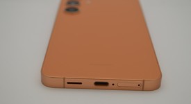 Good
													Samsung Galaxy S24 Plus - Unlocked, Orange, 512 GB, 12 GB, SM-S926U1, photo 4 of 9