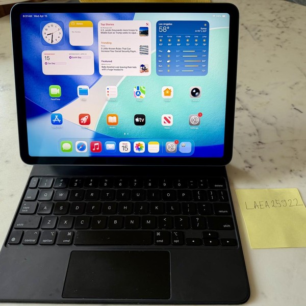 Apple iPad Air (5th Gen) - Wi-Fi, 64 GB, Blue, A2588