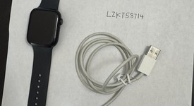Good
													Apple Watch Series 7 45mm - Black, A2474 - GPS, Aluminum, photo 3 of 10