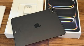 Mint
													Apple iPad Pro 11" (M4) 2024 - Unlocked, Black, 256 GB, 8 GB, A2837, Standard Glass, photo 3 of 10