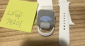 Mint
													Apple Watch SE 2nd Gen 44mm - Silver, A2723 - GPS, Aluminum, photo 1 of 16