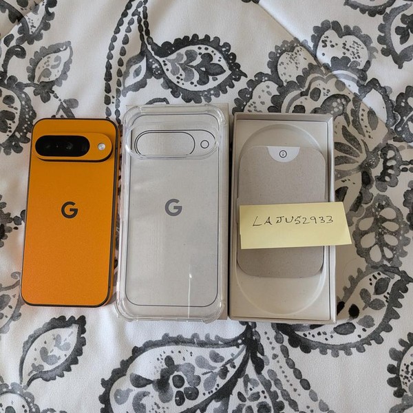 Google Pixel 10 - T-Mobile, 128 GB, Obsidian, GLBW0