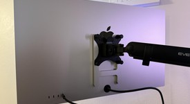 Good
													Apple Studio Display 2022 - Standard Glass, VESA Mount Adapter, photo 4 of 10