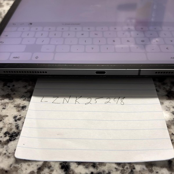 Apple iPad Pro 12.9 inch 3rd Gen 2018 - Unlocked, 256 GB, Gray, A2014