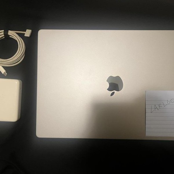 MacBook Pro 2021 - 16 inch - 512 GB, Silver, 16 GB, Apple M1 Pro 10-core