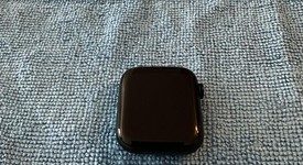 Good
													Apple Watch SE 2nd Gen 44mm - Unlocked, Midnight, A2727 - Cellular, Aluminum, photo 3 of 6