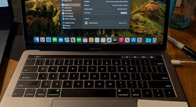 Good
													MacBook Pro 2018 (With Touch Bar) - 13" - I5, Gray, 256 GB, 16 GB, photo 1 of 9