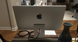 Mint
													Apple Studio Display 2022 - Standard Glass, Tilt Adjustable Stand, photo 2 of 5