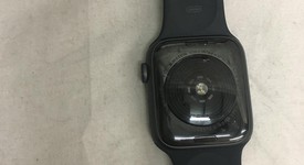 Good
													Apple Watch SE 1st Gen 44mm - Unlocked, Gray, A2354 - Cellular, Aluminum, photo 2 of 6
