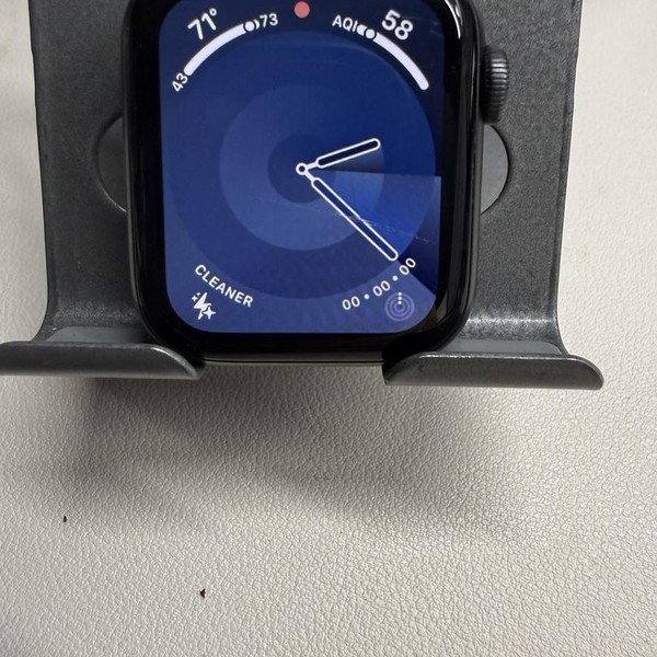 Apple Watch SE 1st Gen 40mm - Unlocked, Gray, A2353 - Cellular, Aluminum