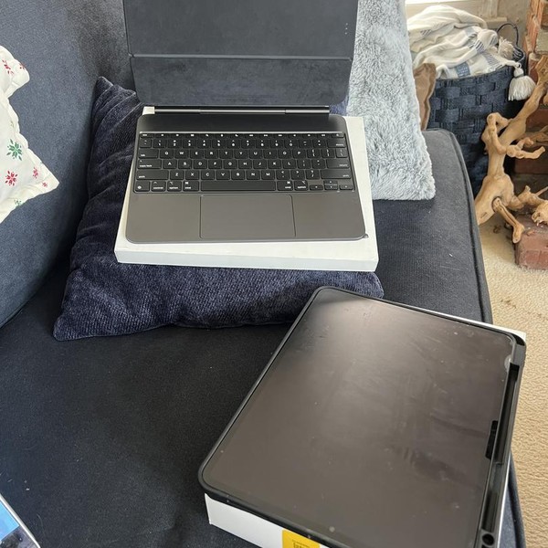 Apple iPad Pro 13 inch (M4) 2024 - Wi-Fi, 512 GB, Black, 8 GB, A2925, Standard Glass