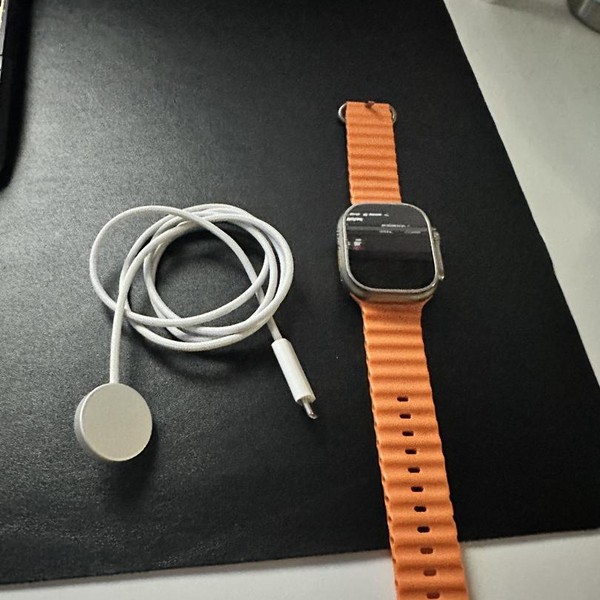 Apple Watch Ultra 49mm - Unlocked, Titanium, A2622