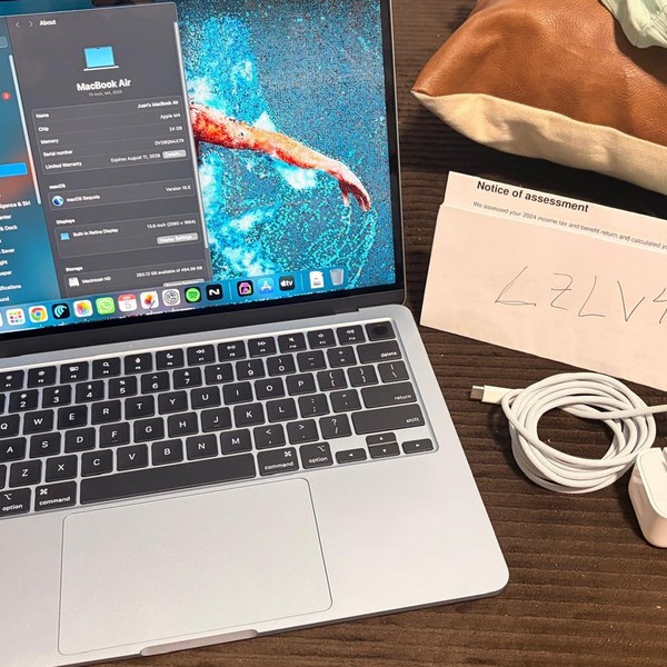 MacBook Air 2025 (M4) - 13 inch - 512 GB, Silver, 24 GB, Apple M4