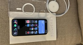Mint
													Apple iPhone 14 Plus - Unlocked, Starlight, 256 GB, A2632, photo 2 of 7