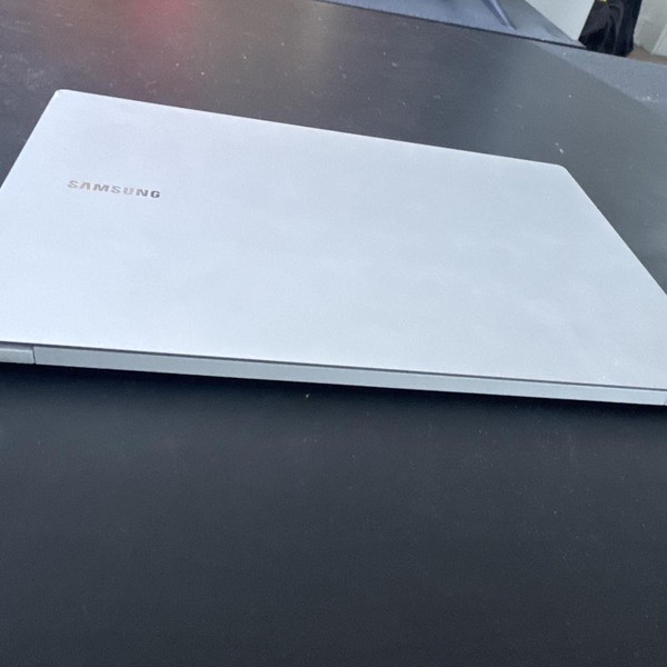 Samsung Galaxy Book2 Pro - 256 GB, Silver, 8 GB, Intel Core i5