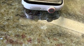 Good
													Apple Watch Series 7 45mm - Verizon, Starlight, A2477 - Cellular, Aluminum, photo 4 of 5