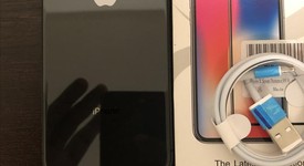 Mint
													Apple iPhone Xs - Unlocked, Gray, 64 GB, A1920, photo 3 of 10