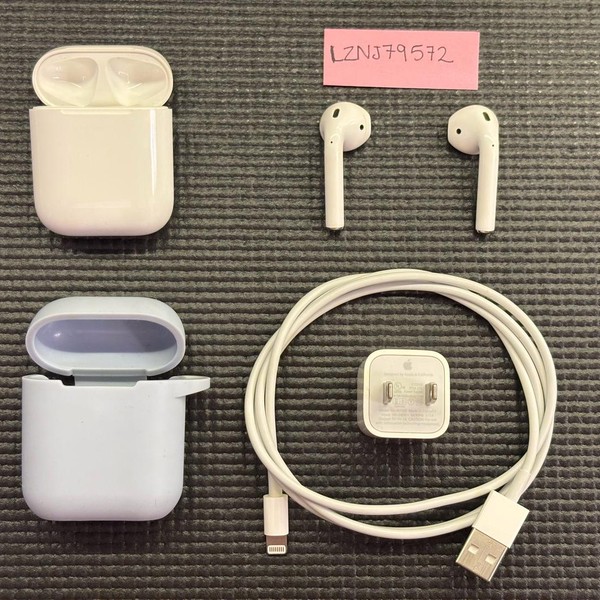 Apple AirPods 2nd Gen - Lightning Case