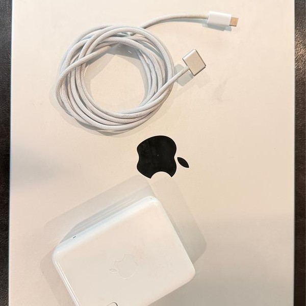 MacBook Pro 2021 - 16 inch - 2 TB, Silver, 32 GB, Apple M1 Max