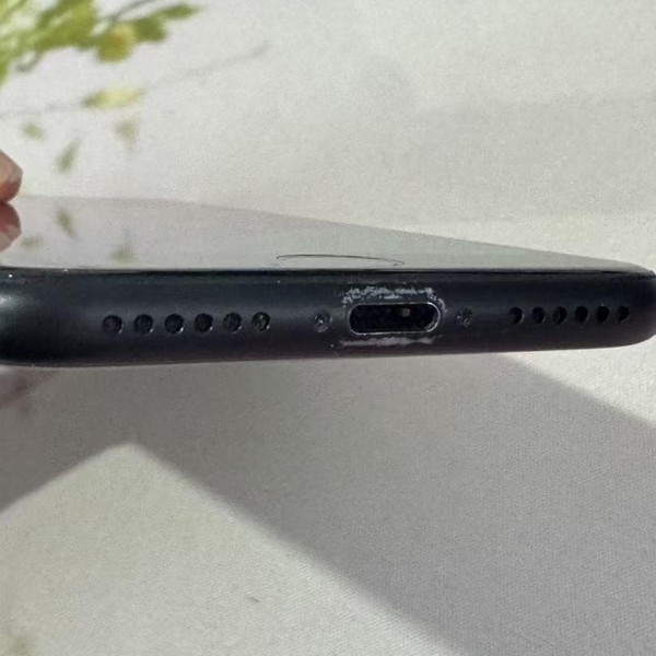 Apple iPhone SE 2nd Gen 2020 - Unlocked, 64 GB, Black, A2275