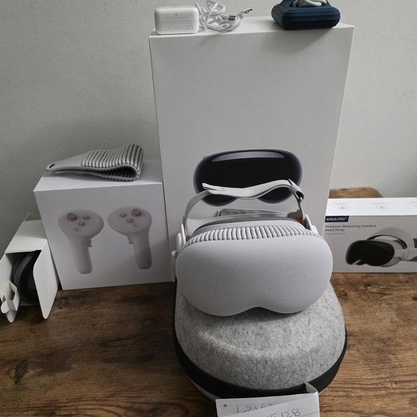 Apple Vision Pro - 256 GB