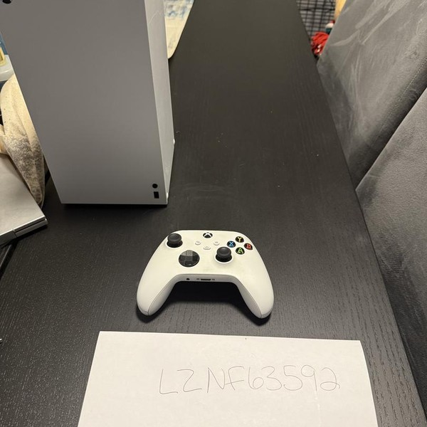 Xbox Series X (2020) - 1 TB, Robot White, All-Digital