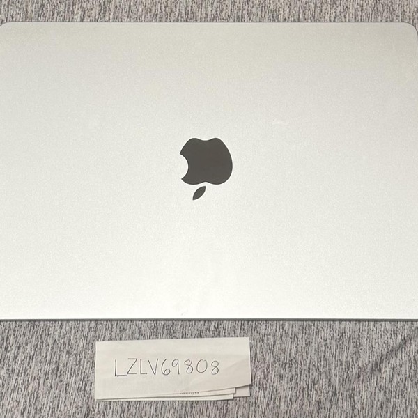 MacBook Air 2022 (M2) - 13 inch - 256 GB, Silver, 8 GB, Apple M2