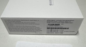 New
													Apple AirPods 3rd Gen - Lightning Case, photo 3 of 3