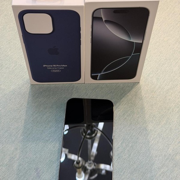 Apple iPhone 16 Pro Max - Unlocked, 256 GB, White, A3084