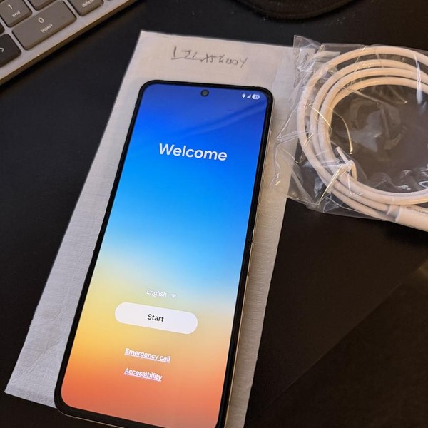 Samsung Galaxy Z Flip5 - Unlocked, 256 GB, Cream, 8 GB, SM-F731U1