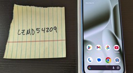 Mint
													Google Pixel 10 - Unlocked, Indigo, 256 GB, GLBW0, photo 2 of 9