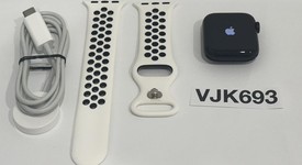 Good
													Apple Watch SE 2nd Gen 40mm - Midnight, A2722 - GPS, Aluminum, photo 1 of 9