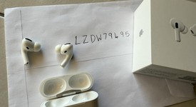 Used
													Apple AirPods Pro - MagSafe Case, photo 3 of 5