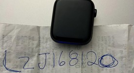 Fair
													Apple Watch SE 1st Gen 44mm - Unlocked, Gray, A2354 - Cellular, Aluminum, photo 3 of 9