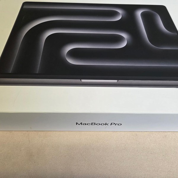 MacBook Pro 2026 - 16 inch (M5) - 1 TB, Space Black, 24 GB, Apple M5 Pro 18-core (20-core GPU), Standard Display