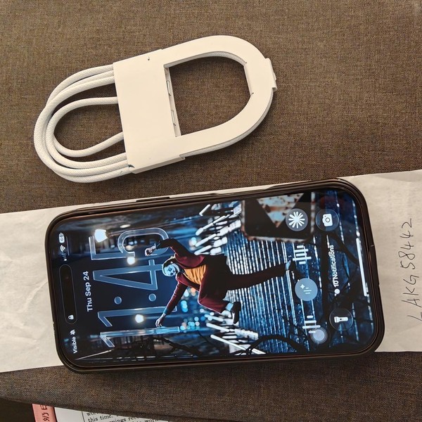 Apple iPhone 16 Pro - Unlocked, 512 GB, Desert, A3083
