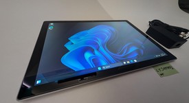 Mint
													Microsoft Surface Pro 5 (2017) - Unlocked, Silver, 256 GB, 8 GB, LTE, photo 3 of 12