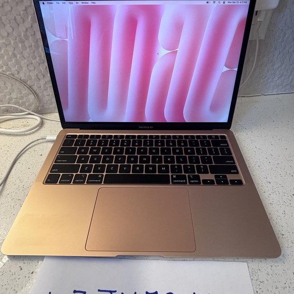 MacBook Air 2020 - 13 inch - 256 GB, Gold, 8 GB, Intel Core i7