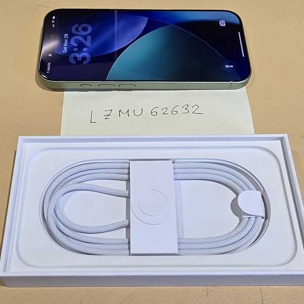 Apple iPhone 17 - Unlocked, 256 GB, Sage, A3258