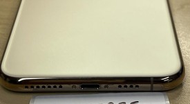Good
													Apple iPhone 11 Pro Max - Unlocked, Gold, 64 GB, A2161, photo 4 of 7
