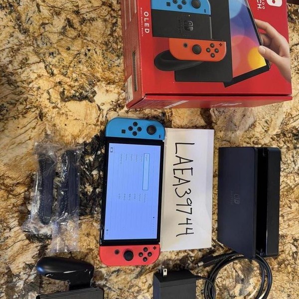 Nintendo Switch - OLED - 64 GB, Red & Blue