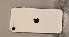Good
													Apple iPhone SE 2nd Gen 2020 - Unlocked, White, 64 GB, A2275, photo 2 of 11