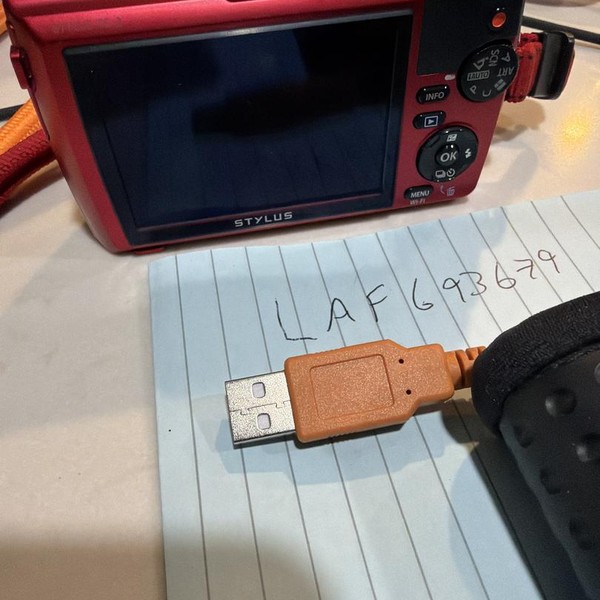 Olympus Tough TG-3 - Red